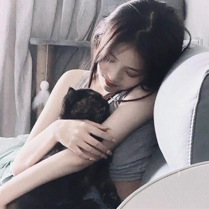 隔壁的吸血鬼美眉
